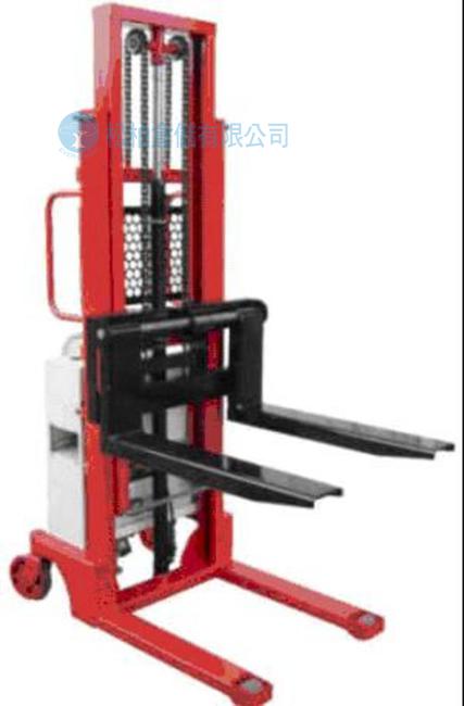 半電動堆高機 (電動油桶傾倒機)
